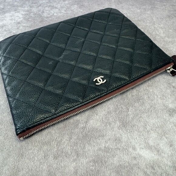 Chanel Black Classic Caviar Quilted O Case Leather Pouch - Picture 10 of 16